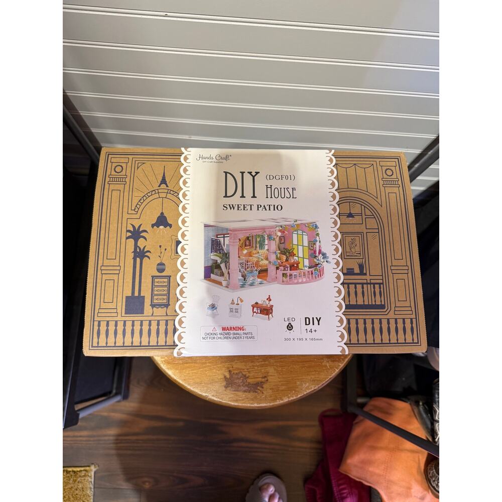 NIB Hands Craft DIY Sweet Potato House w/LED Light